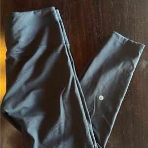 Lululemon Wunder Train 25” black ribbed size 8 EUC